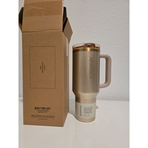 Stanley The Cheers Quencher H2.0 Flowstate Tumbler - Prosecco Shimmer, 40oz - Picture 2 of 11